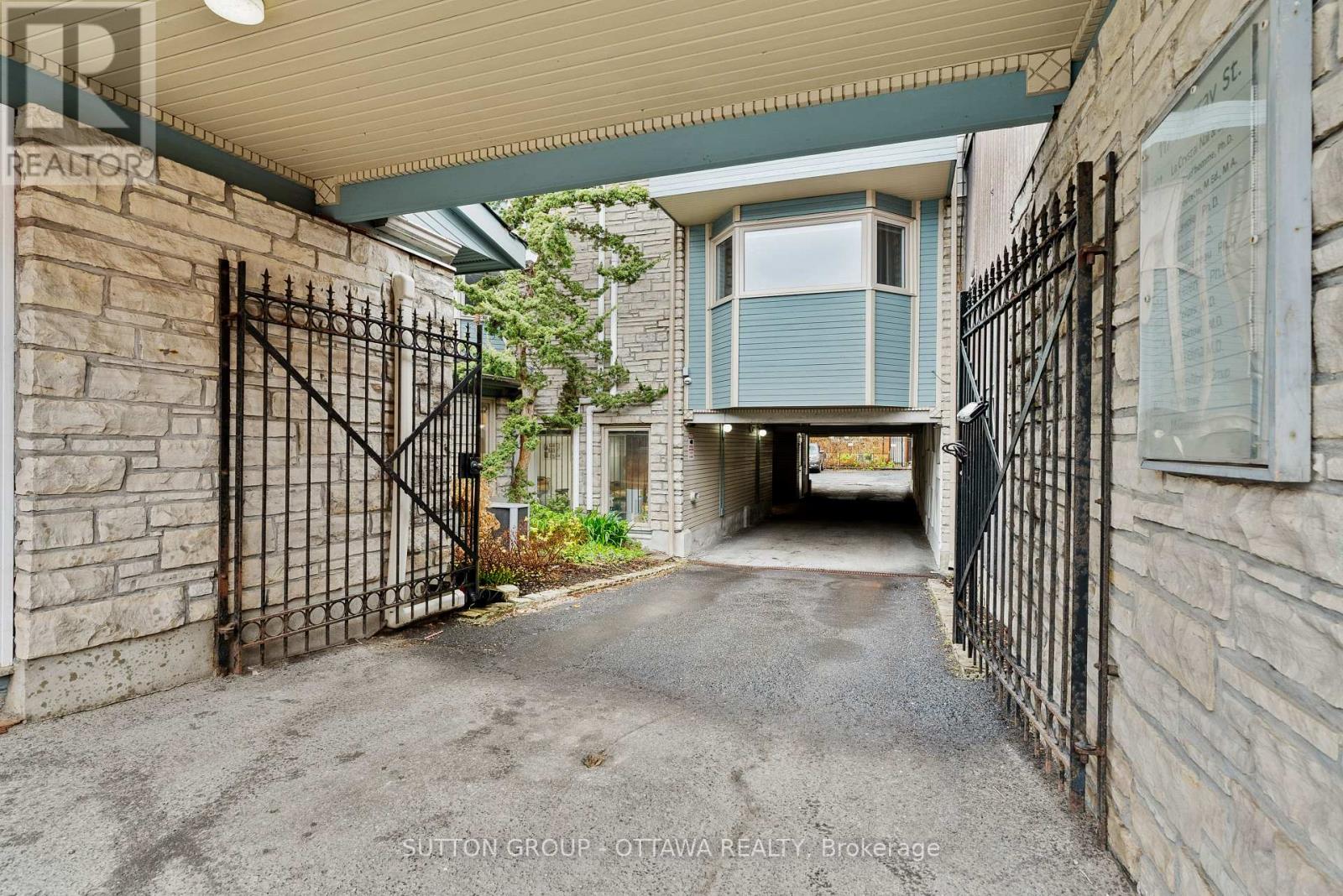 201 - 117 Murray Street, Ottawa, Ontario  K1N 5M5 - Photo 2 - X13237362