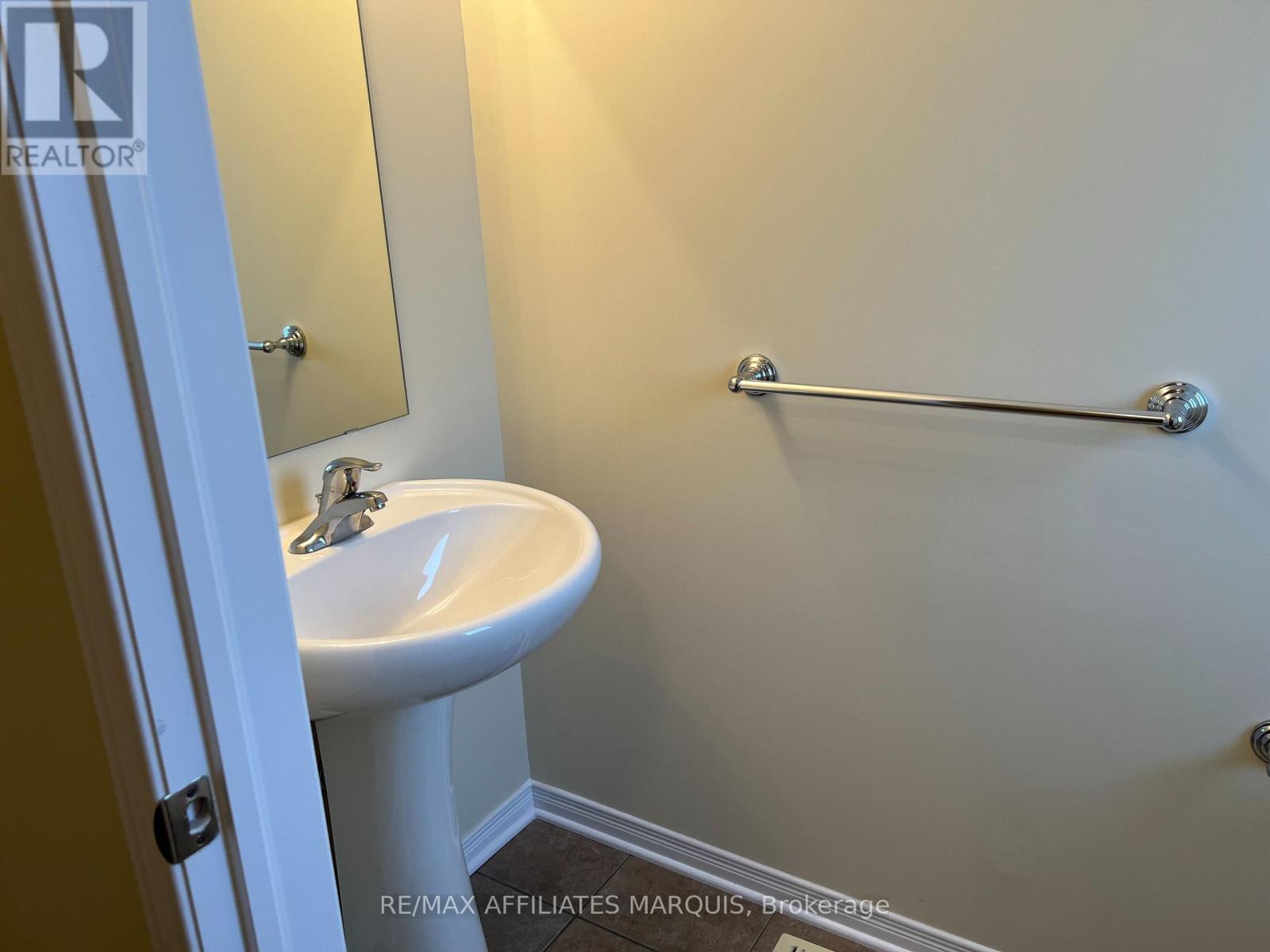304 Fir Lane, North Grenville, Ontario  K0G 1J0 - Photo 4 - X13237486