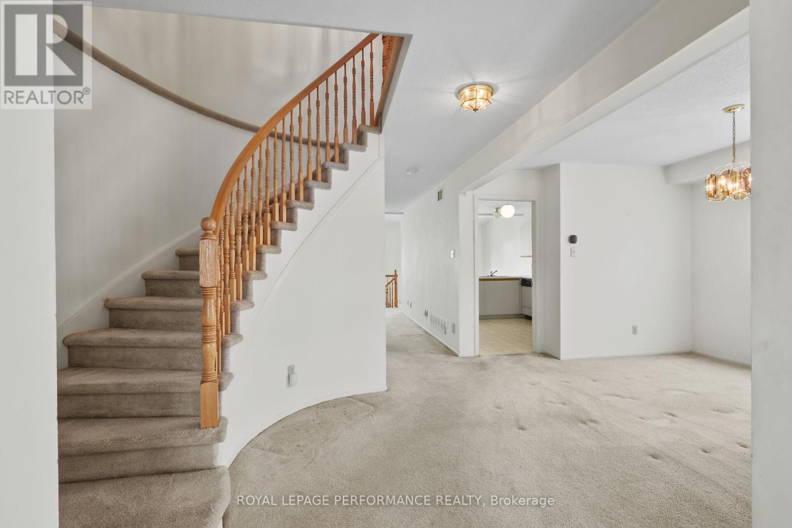 9 Saddle Crescent, Ottawa, Ontario  K1G 5L4 - Photo 4 - X13237668