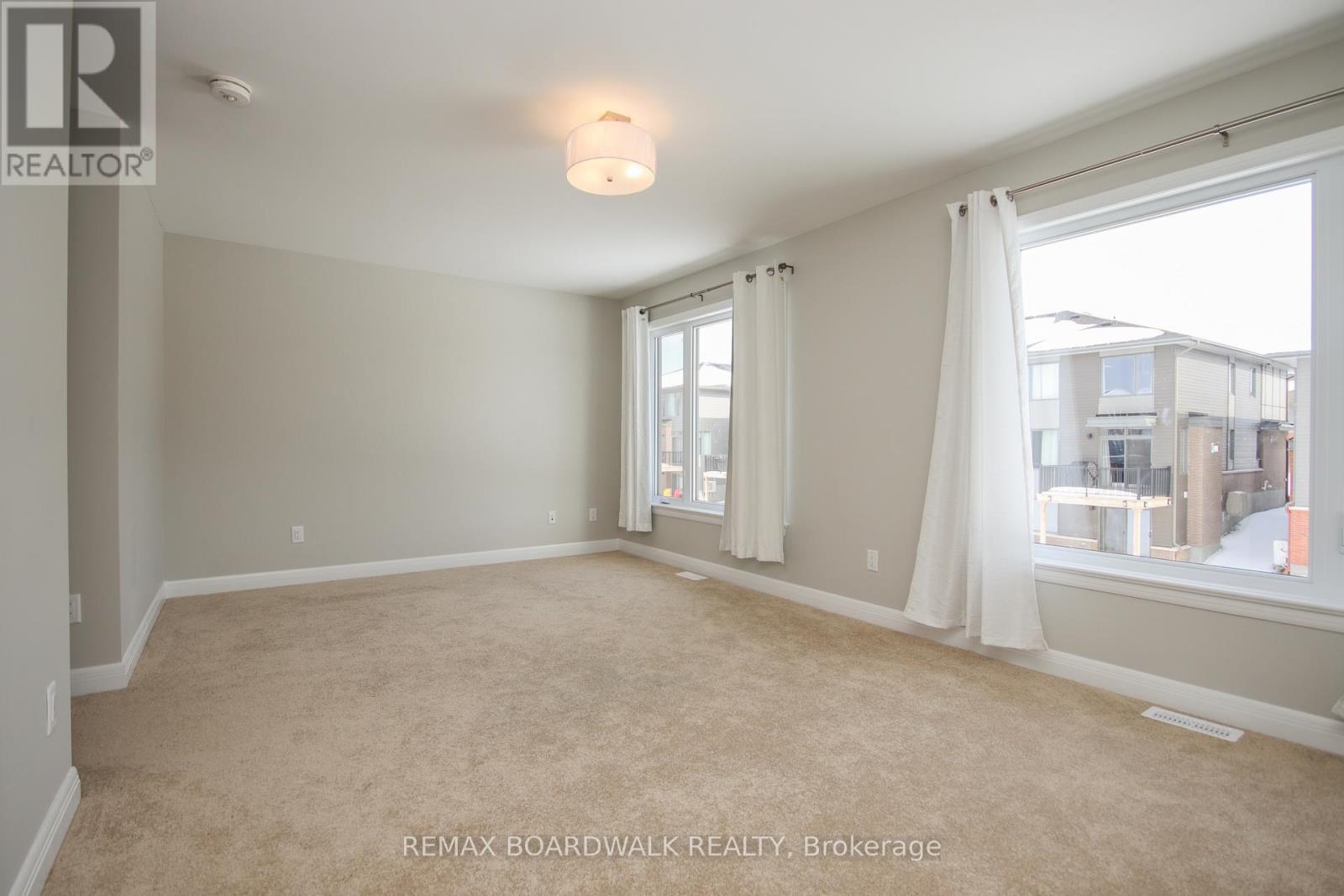 74 Michael Stoqua Street, Ottawa, Ontario  K1K 5A2 - Photo 15 - X13237826