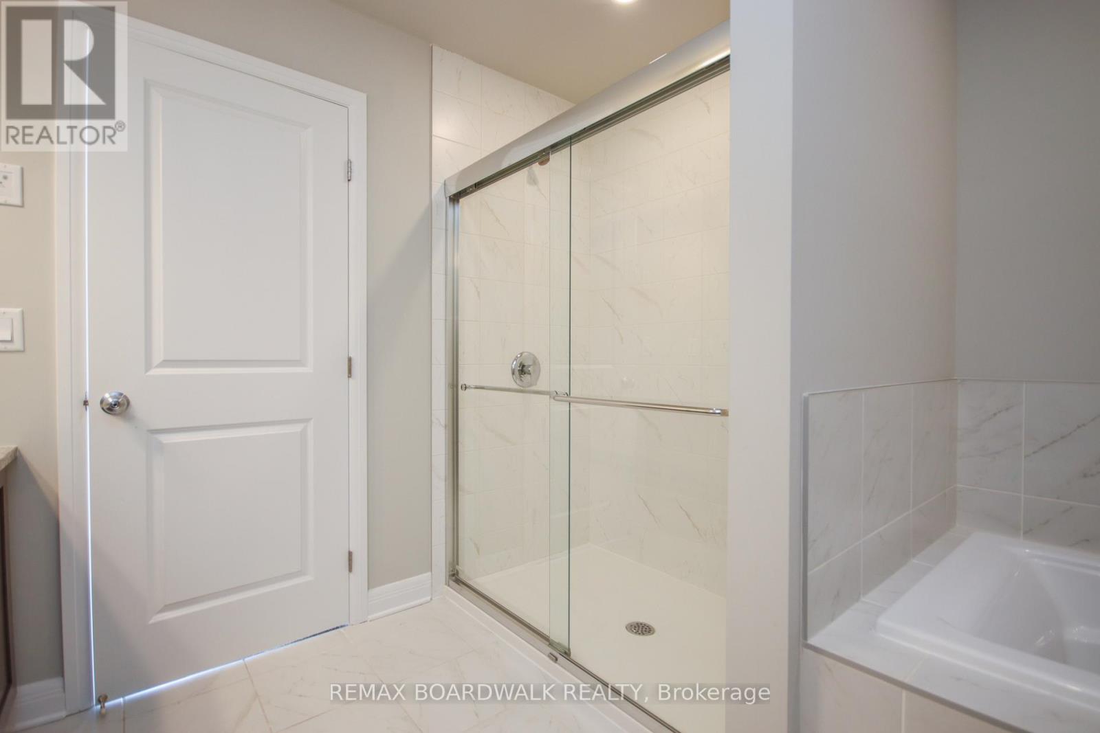 74 Michael Stoqua Street, Ottawa, Ontario  K1K 5A2 - Photo 19 - X13237826