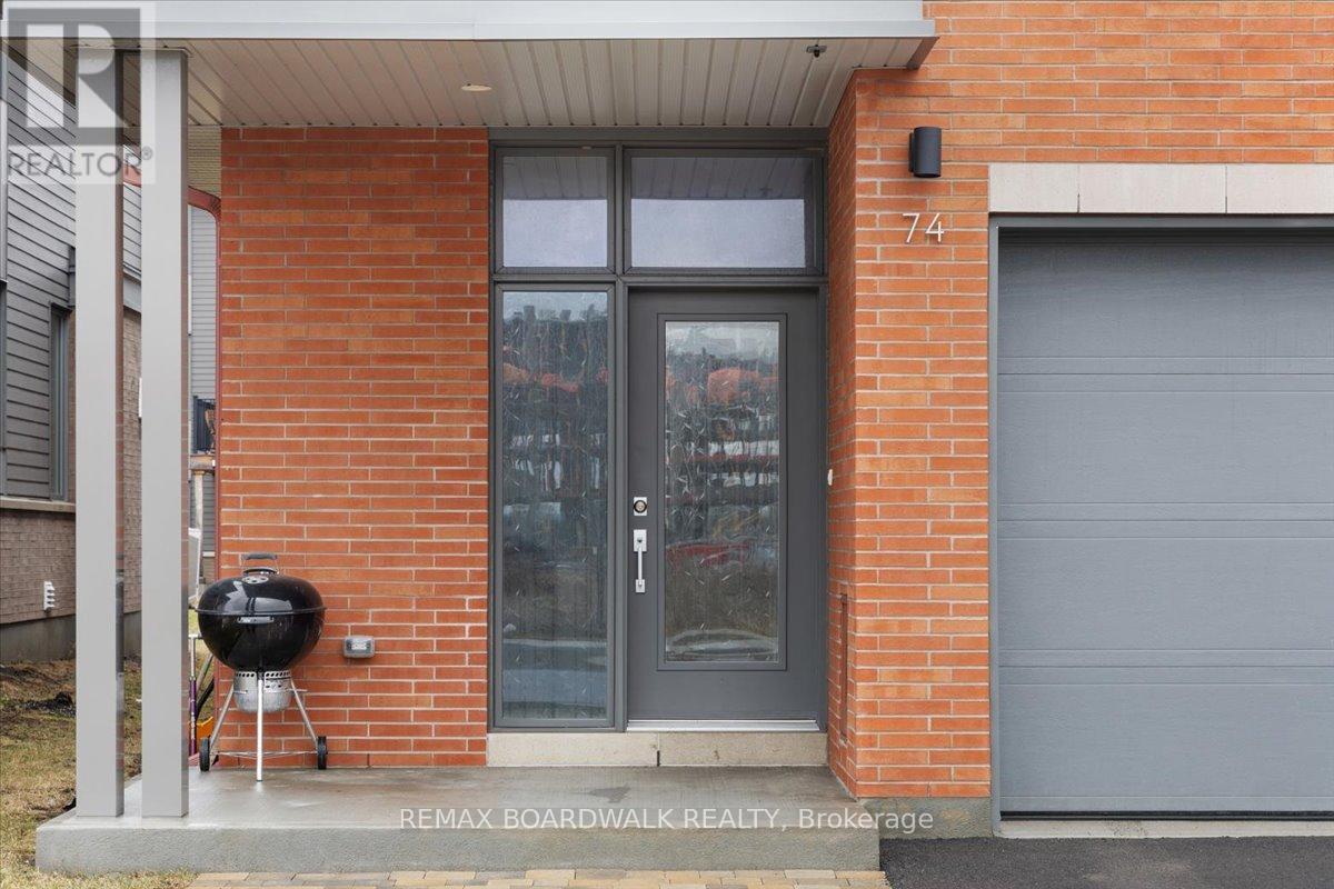 74 Michael Stoqua Street, Ottawa, Ontario  K1K 5A2 - Photo 2 - X13237826
