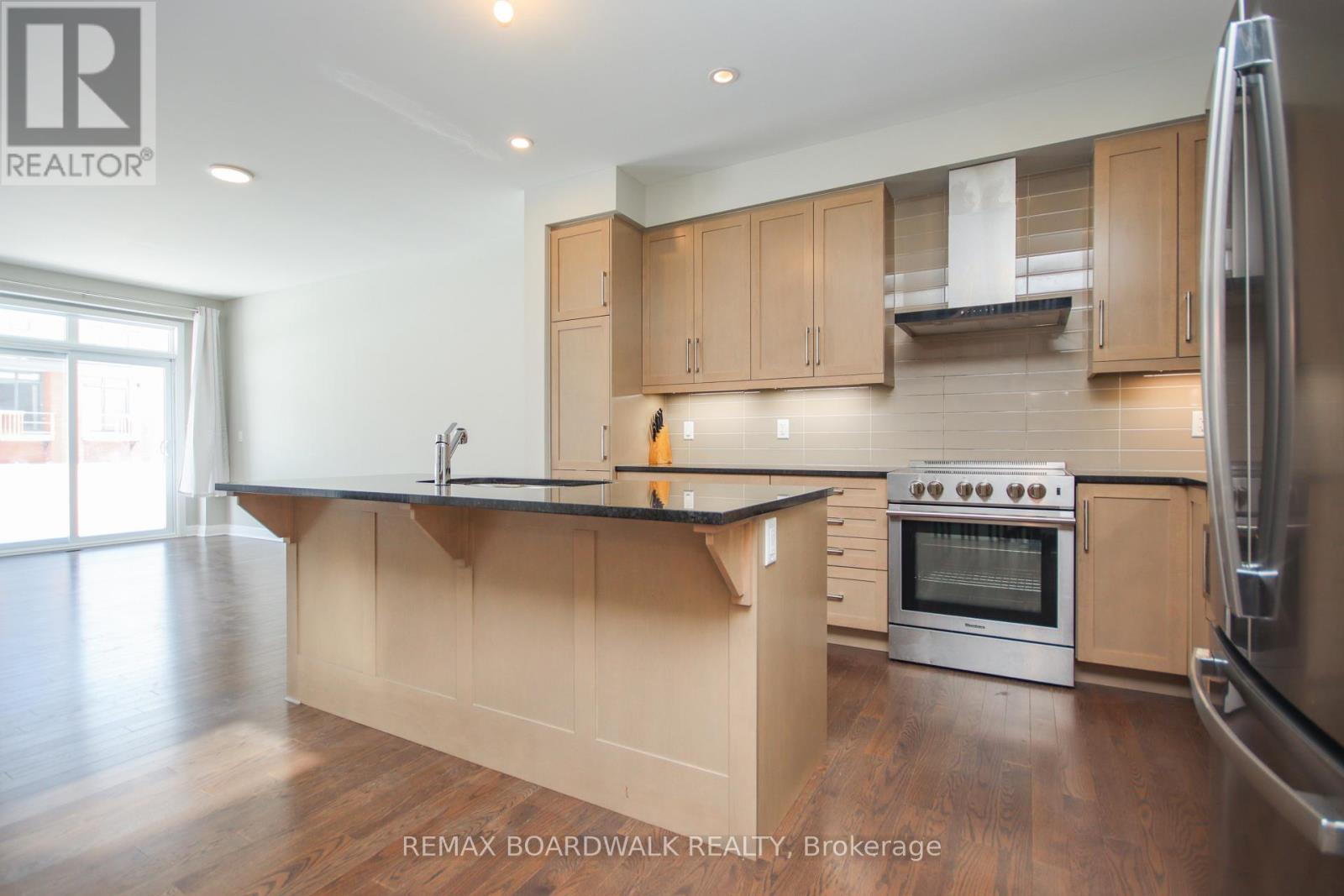 74 Michael Stoqua Street, Ottawa, Ontario  K1K 5A2 - Photo 8 - X13237826
