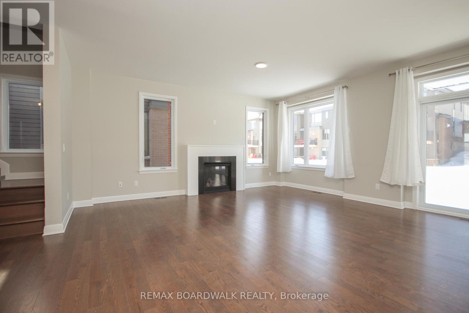 74 Michael Stoqua Street, Ottawa, Ontario  K1K 5A2 - Photo 9 - X13237826