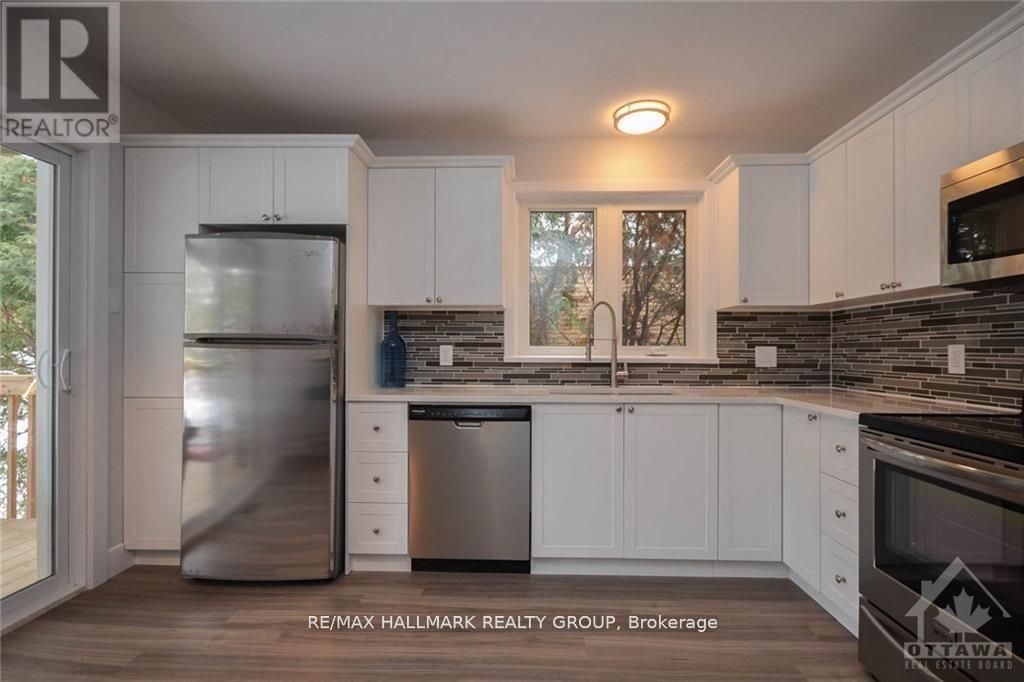 657 Golden Avenue, Ottawa, Ontario  K2A 2G3 - Photo 10 - X13238552