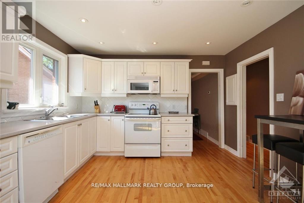 657 Golden Avenue, Ottawa, Ontario  K2A 2G3 - Photo 16 - X13238552