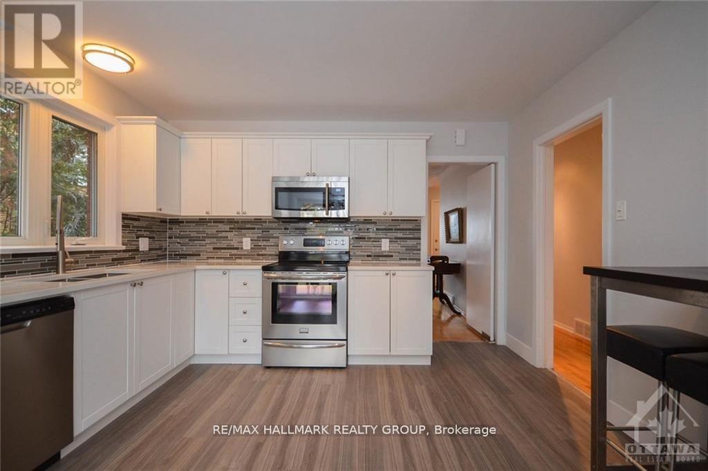 657 Golden Avenue, Ottawa, Ontario  K2A 2G3 - Photo 8 - X13238552