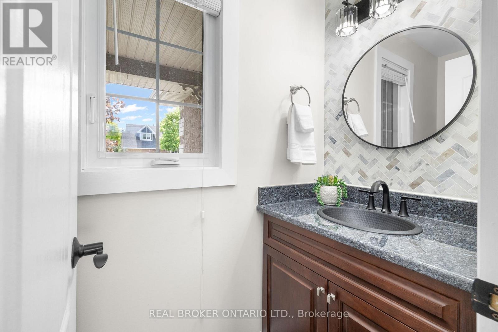 16 Forest Creek Drive, Ottawa, Ontario  K2S 1L6 - Photo 10 - X13238678
