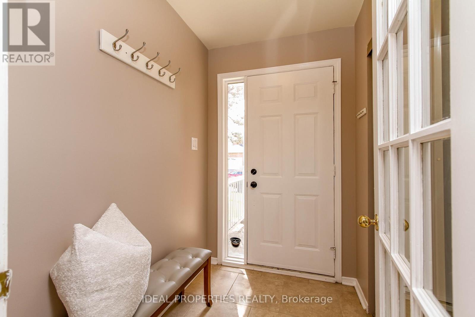 39 Huntings End Avenue, Ottawa, Ontario  K2M 1R2 - Photo 3 - X13239048
