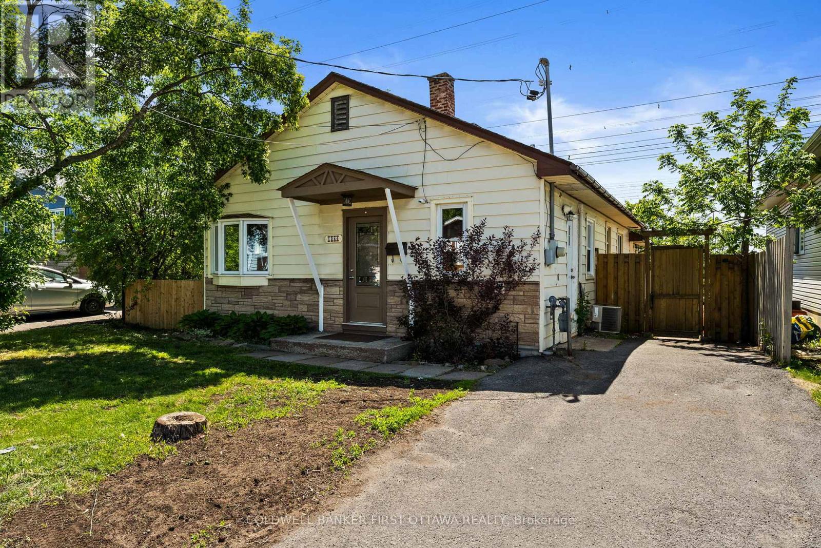 1246 Kitchener Avenue, Ottawa, Ontario  K1V 6W5 - Photo 2 - X13239486