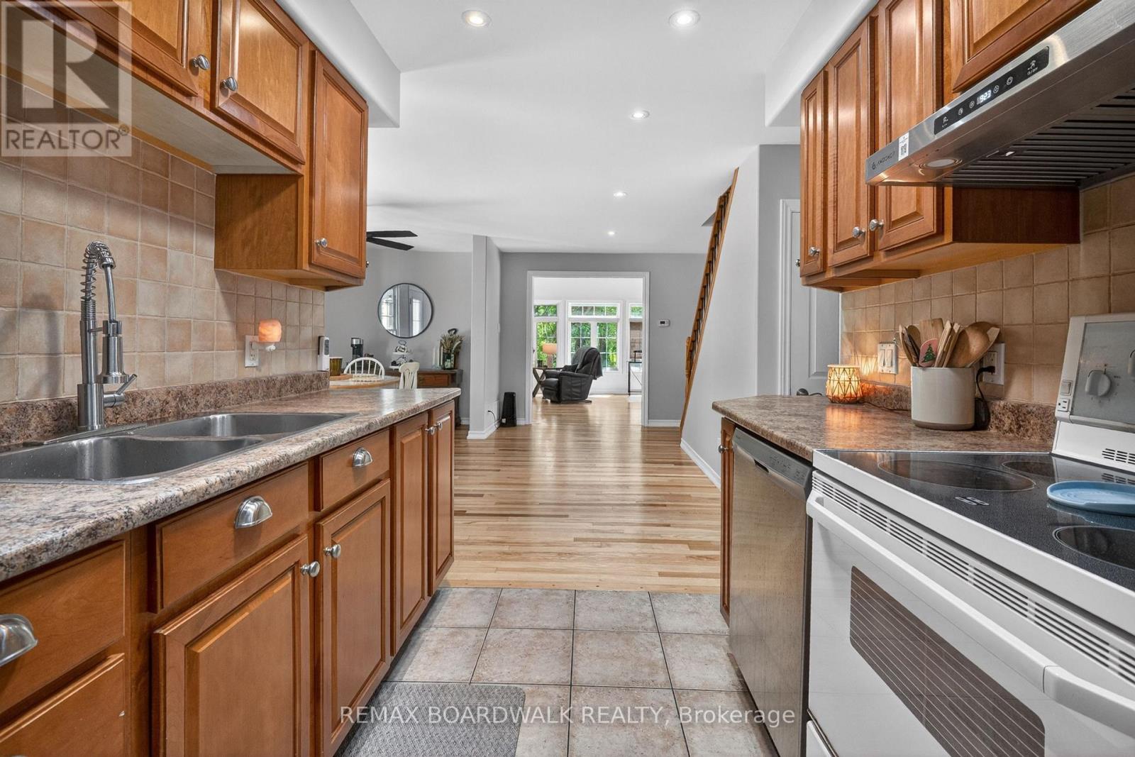 14930 Concession 10-11 Road, North Stormont, Ontario  K0A 1R0 - Photo 8 - X13240178
