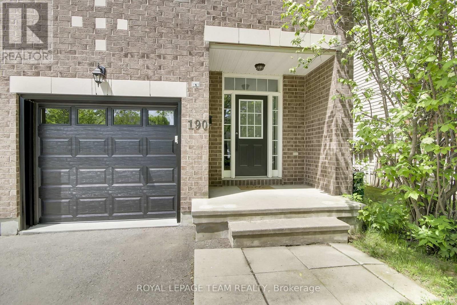190 Saddlesmith Circle, Ottawa, Ontario  K2M 2Y6 - Photo 2 - X13240326