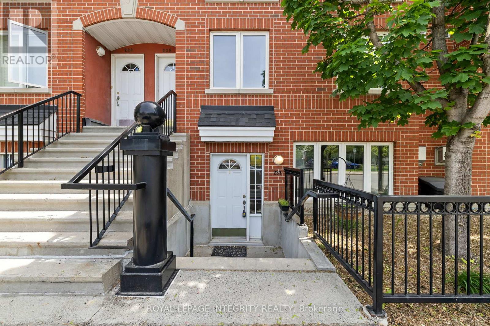 237 Cumberland Street, Ottawa, Ontario  K1N 8W6 - Photo 2 - X13240868