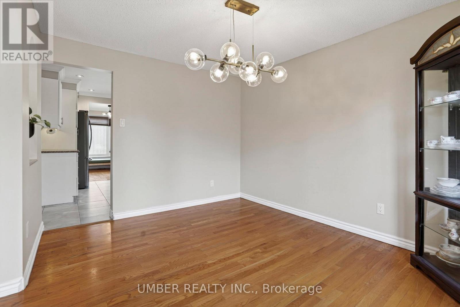 258 Anglehart Avenue, Ottawa, Ontario  K1E 2V9 - Photo 10 - X13240924