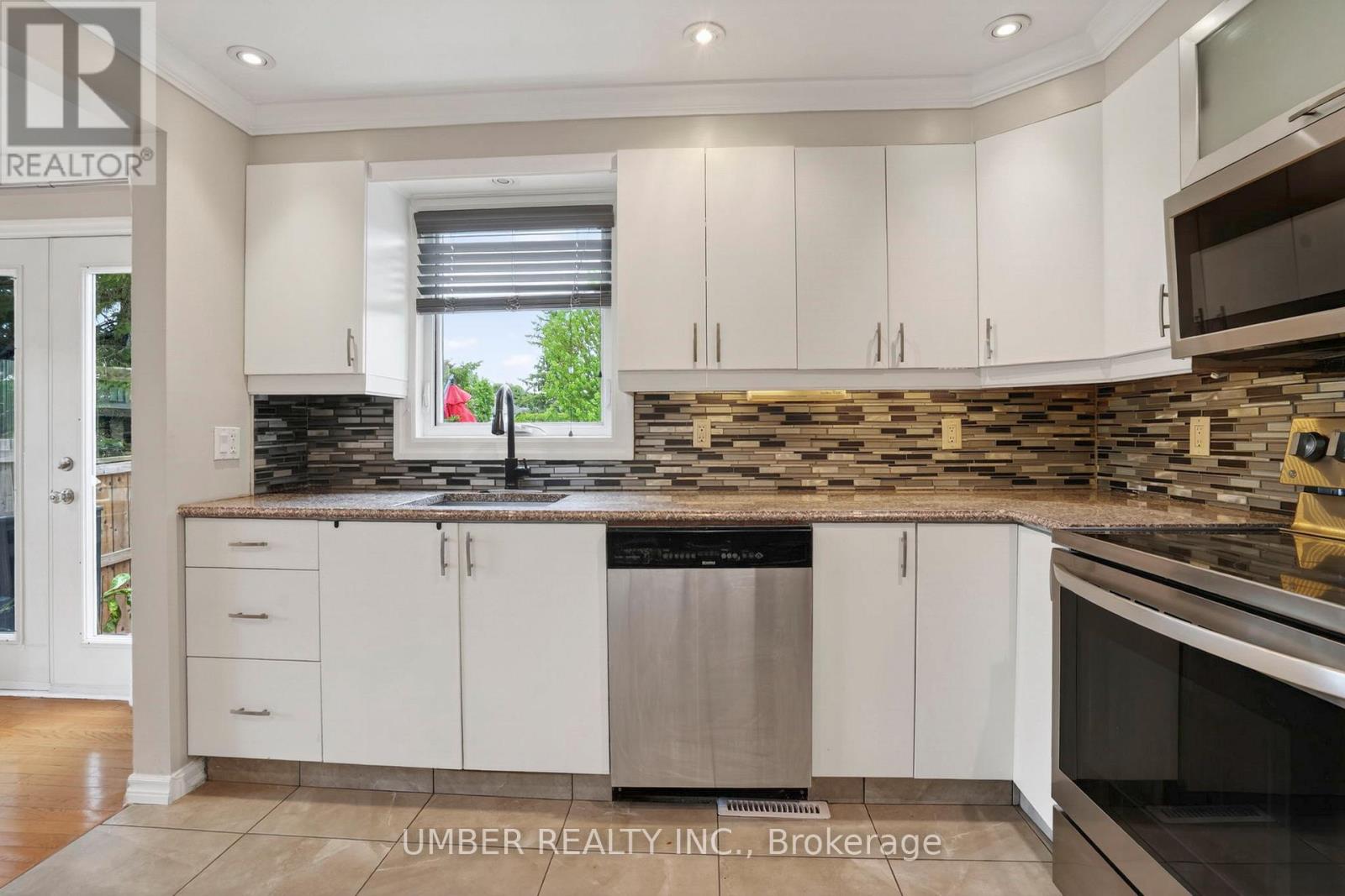258 Anglehart Avenue, Ottawa, Ontario  K1E 2V9 - Photo 14 - X13240924
