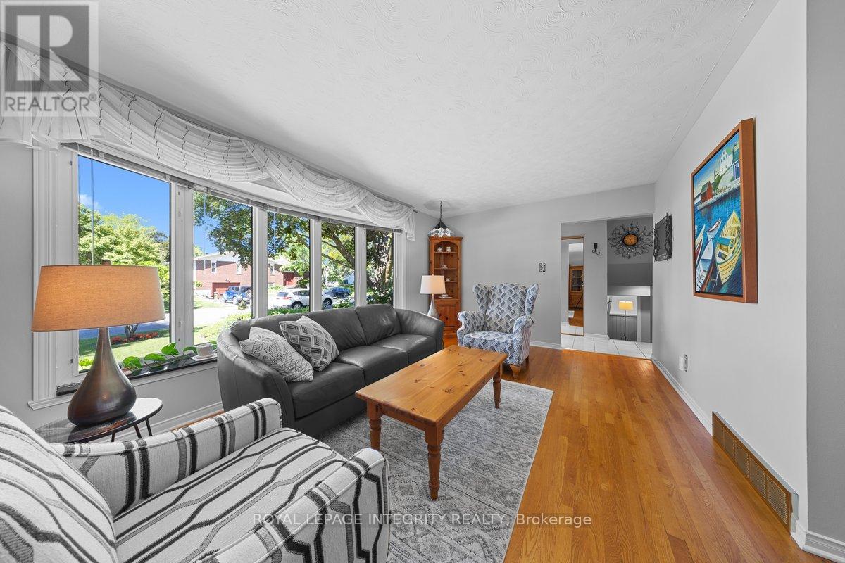 30 Biscayne Crescent, Ottawa, Ontario  K2E 6Y9 - Photo 4 - X13241268