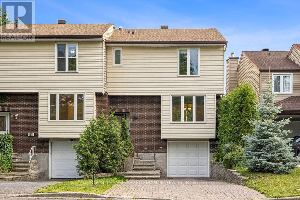 8 Gillespie Crescent, Ottawa, Ontario  K1V 9X8 - Photo 2 - X13241300