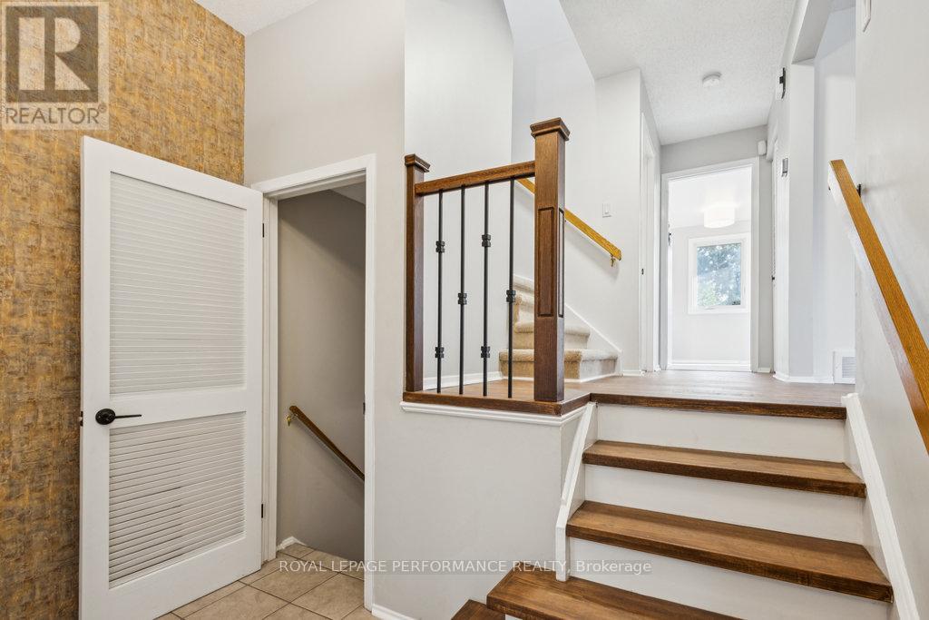 8 Gillespie Crescent, Ottawa, Ontario  K1V 9X8 - Photo 6 - X13241300