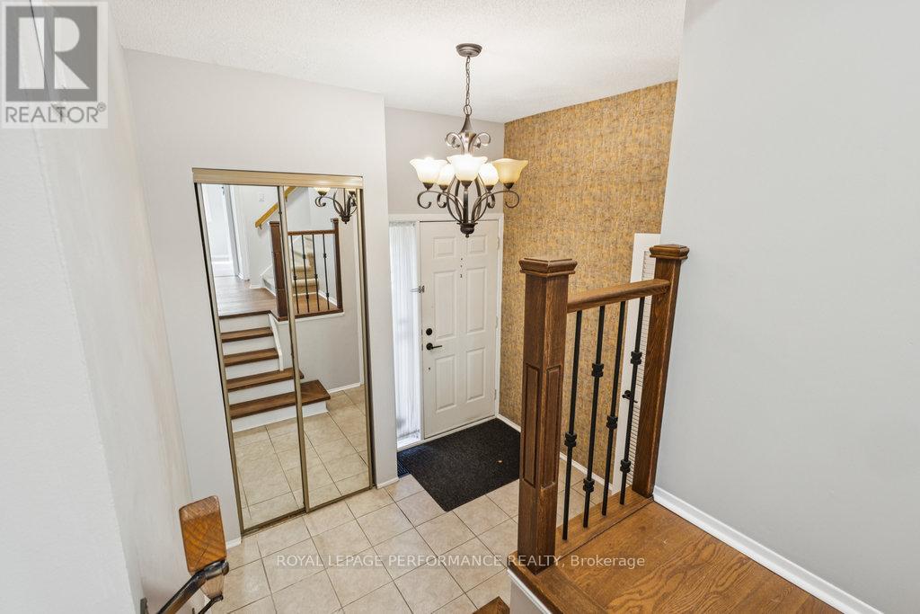 8 Gillespie Crescent, Ottawa, Ontario  K1V 9X8 - Photo 7 - X13241300