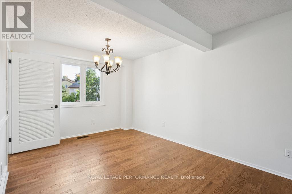 8 Gillespie Crescent, Ottawa, Ontario  K1V 9X8 - Photo 8 - X13241300