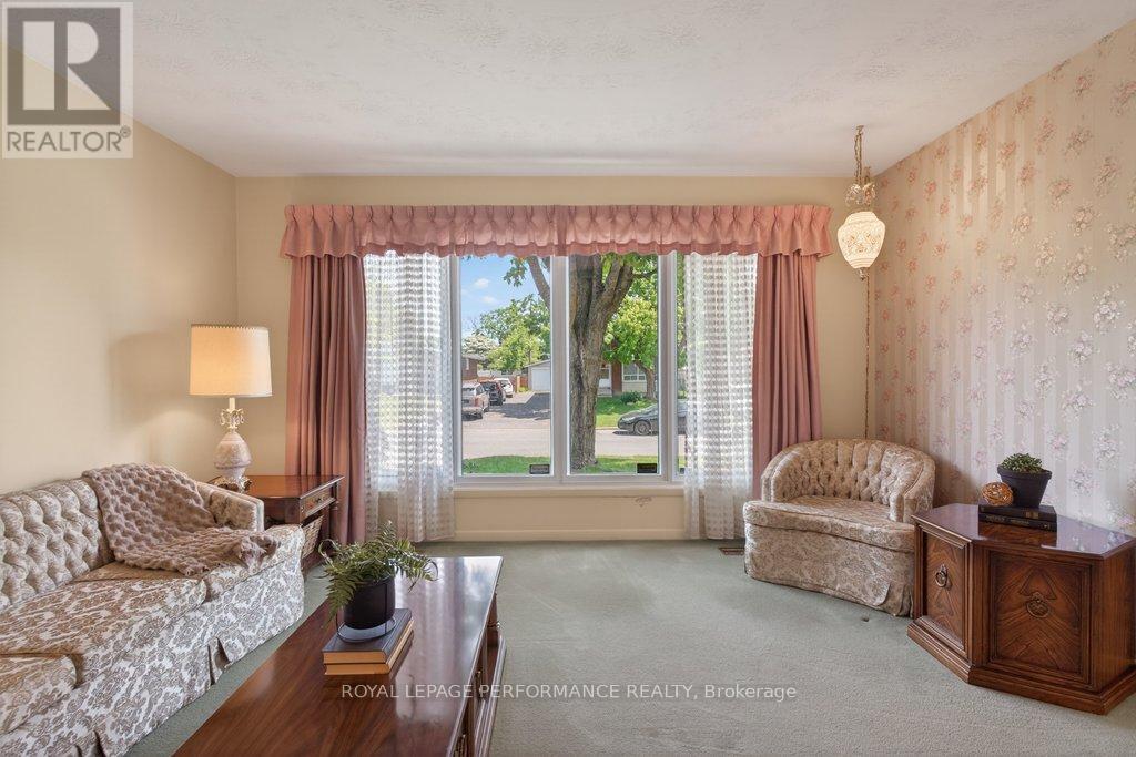 2184 Melfort Street, Ottawa, Ontario  K1G 1H7 - Photo 11 - X13241308