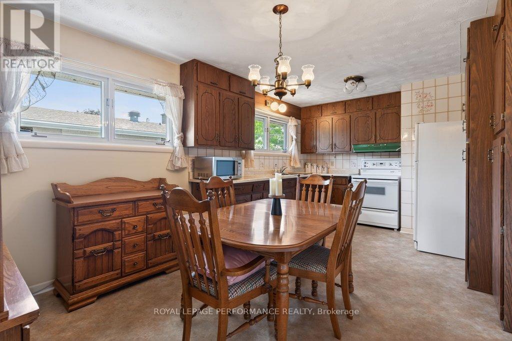 2184 Melfort Street, Ottawa, Ontario  K1G 1H7 - Photo 12 - X13241308