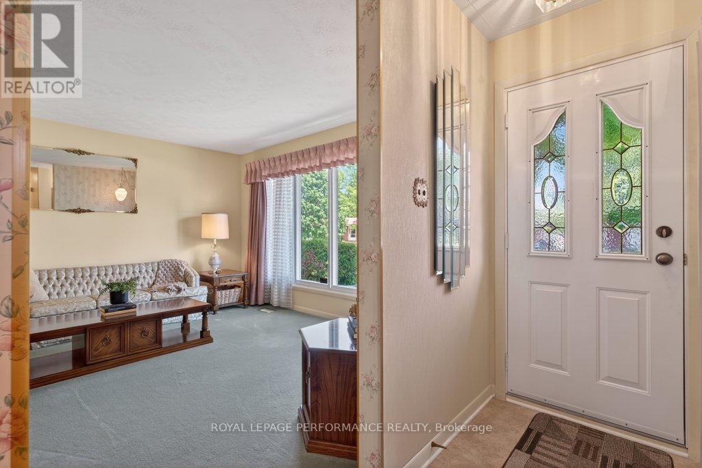 2184 Melfort Street, Ottawa, Ontario  K1G 1H7 - Photo 4 - X13241308
