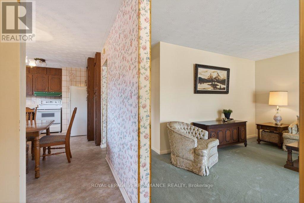 2184 Melfort Street, Ottawa, Ontario  K1G 1H7 - Photo 6 - X13241308