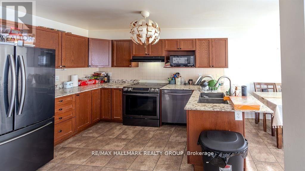 39 Chesapeake Crescent, Ottawa, Ontario  K2J 0L5 - Photo 2 - X13241316