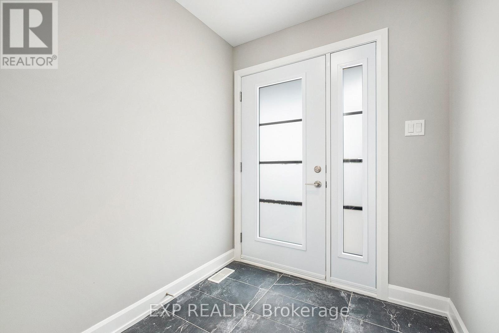 1220 Montblanc Crescent, Russell, Ontario  K0A 1W0 - Photo 2 - X13241454