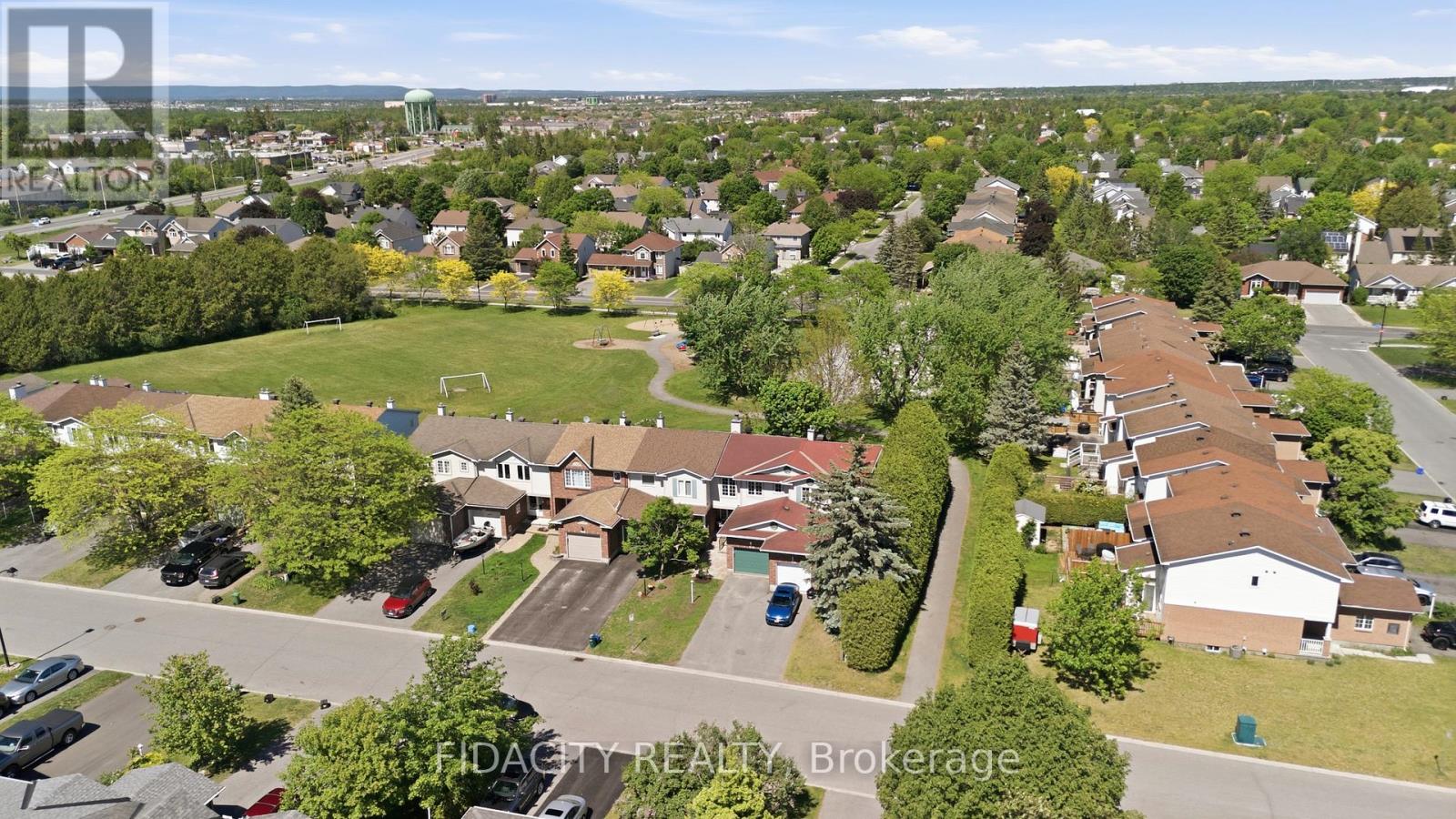 173 Whalings Circle, Ottawa, Ontario  K2S 1S4 - Photo 2 - X13241718