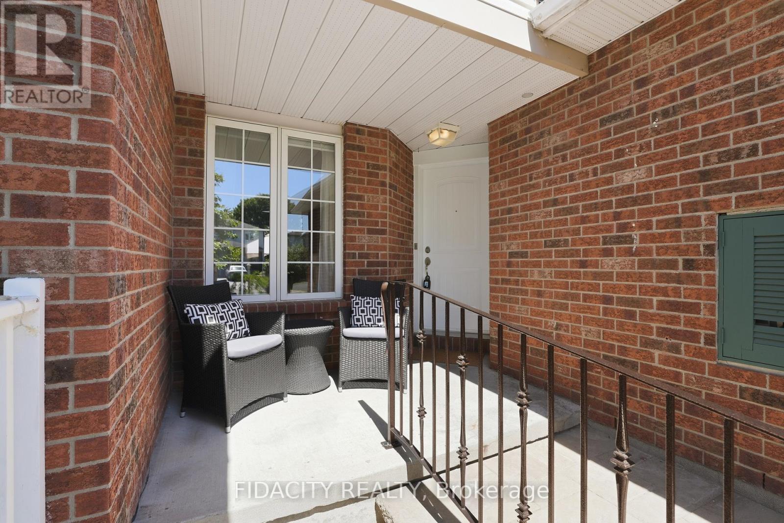 173 Whalings Circle, Ottawa, Ontario  K2S 1S4 - Photo 3 - X13241718