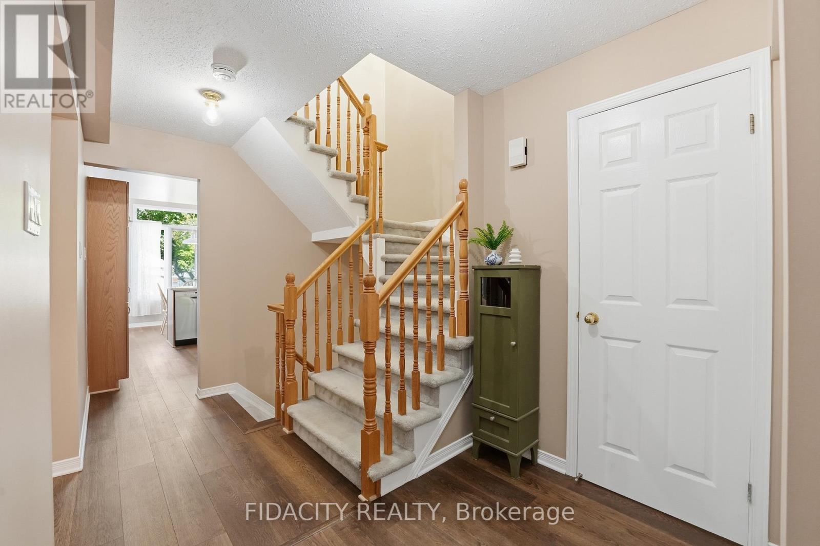 173 Whalings Circle, Ottawa, Ontario  K2S 1S4 - Photo 4 - X13241718