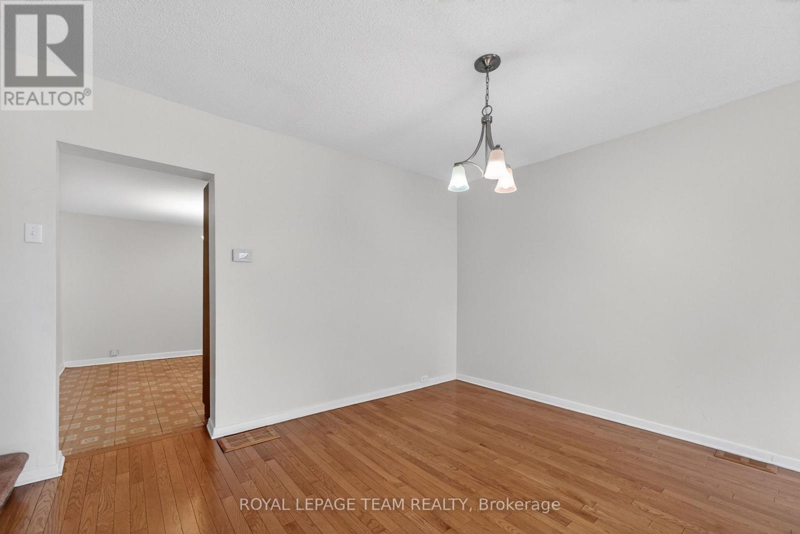 274 Breezehill Avenue S, Ottawa, Ontario  K1Y 2J3 - Photo 10 - X13241954