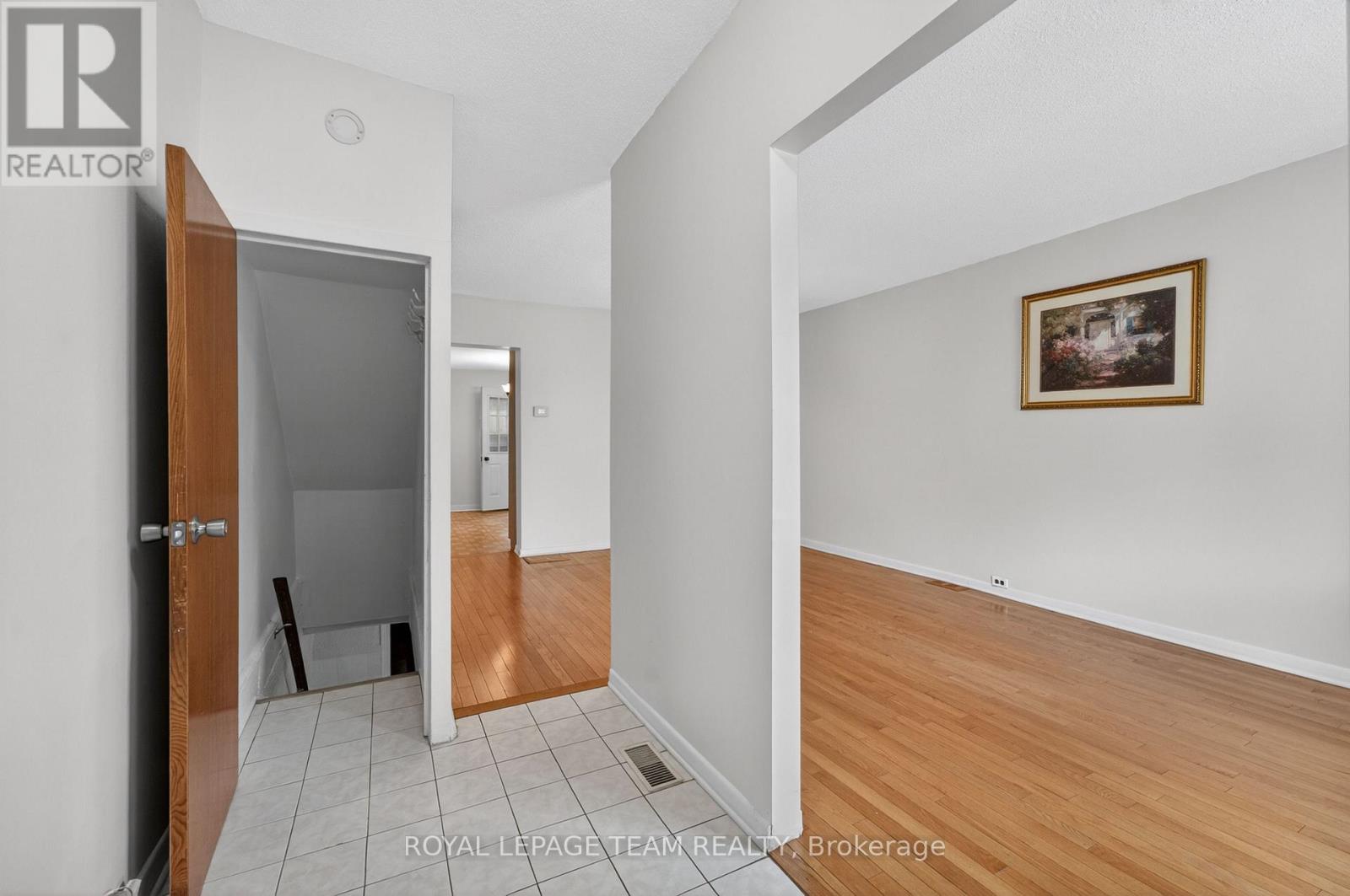 274 Breezehill Avenue S, Ottawa, Ontario  K1Y 2J3 - Photo 4 - X13241954