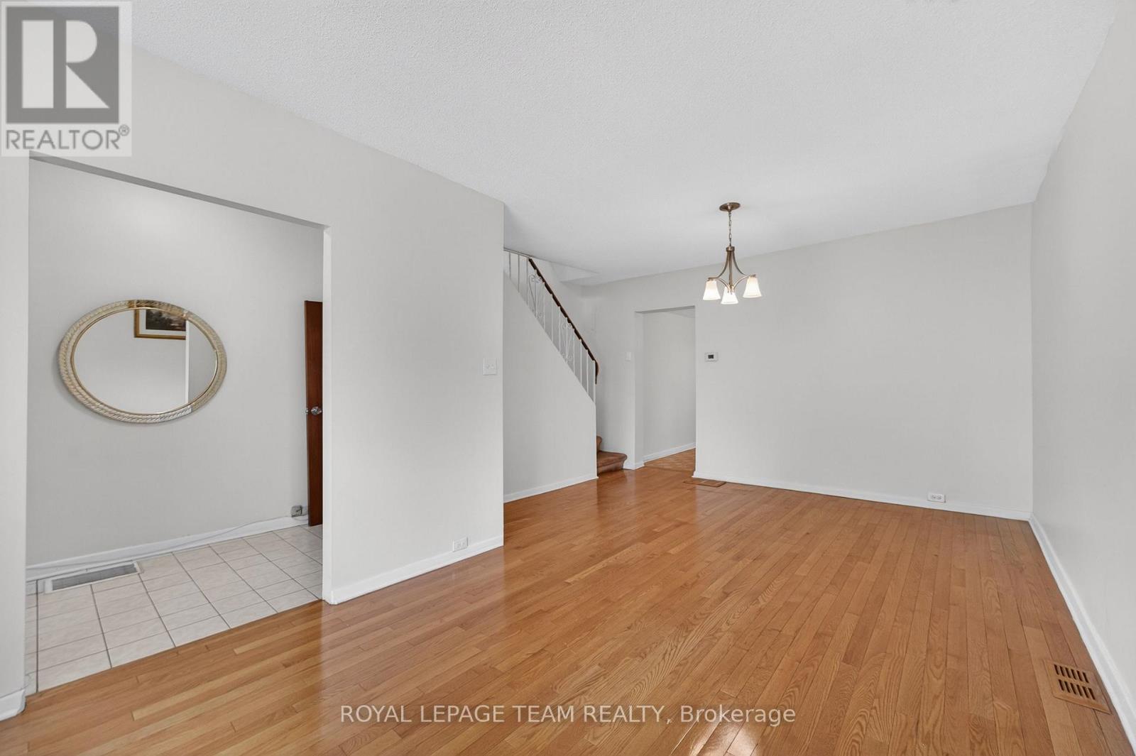 274 Breezehill Avenue S, Ottawa, Ontario  K1Y 2J3 - Photo 6 - X13241954