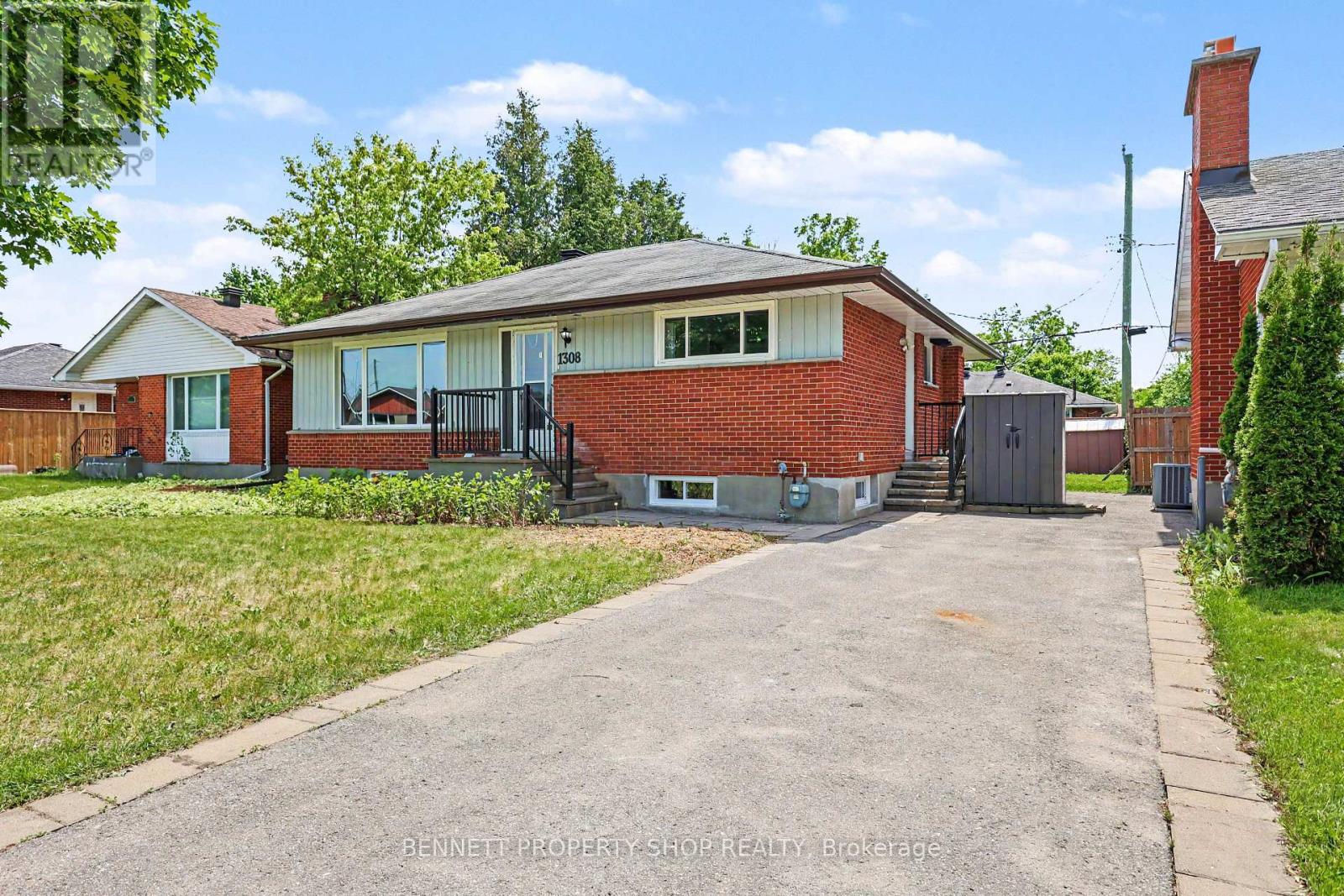 1308 Rustic Drive, Ottawa, Ontario  K2C 2Y1 - Photo 2 - X13242120