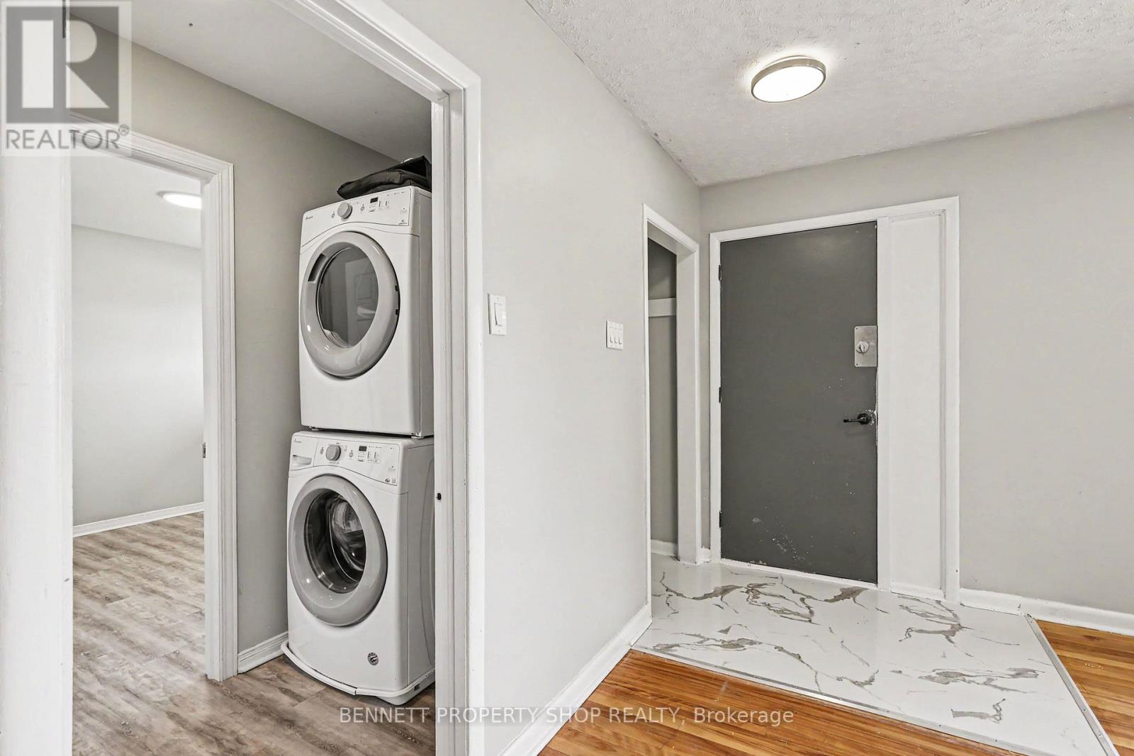 1308 Rustic Drive, Ottawa, Ontario  K2C 2Y1 - Photo 3 - X13242120