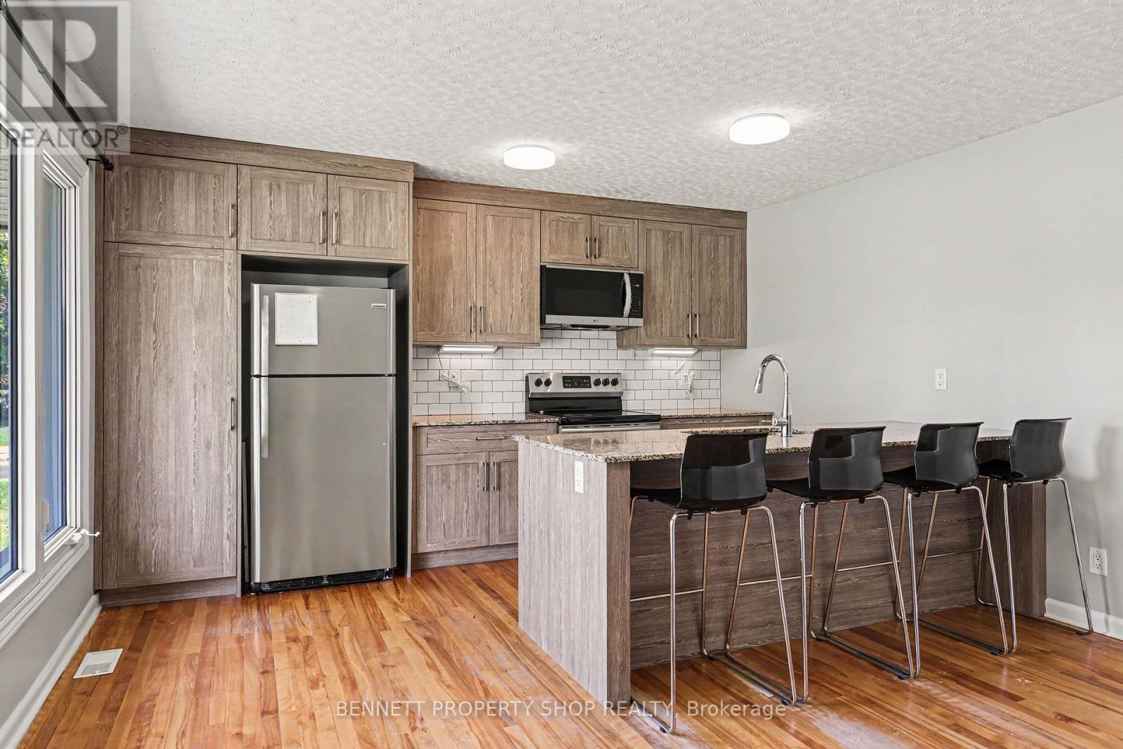 1308 Rustic Drive, Ottawa, Ontario  K2C 2Y1 - Photo 5 - X13242120