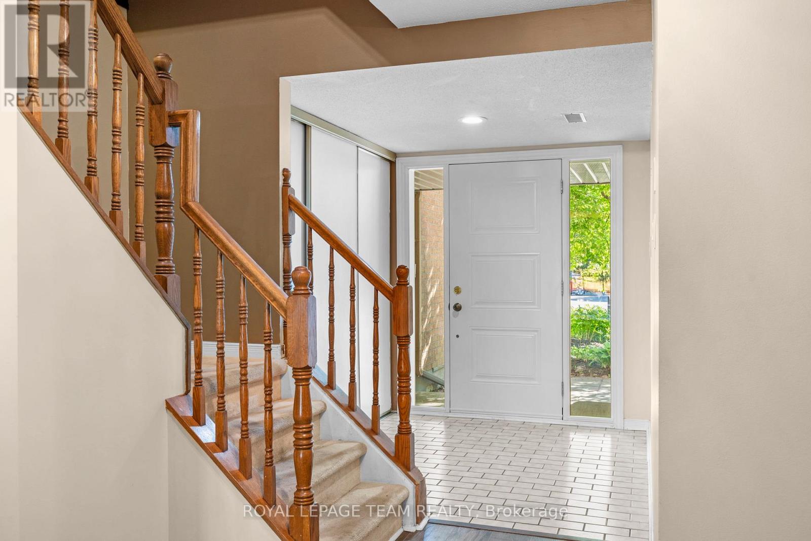 8 Mannington Court, Ottawa, Ontario  K2J 4A1 - Photo 2 - X13242400