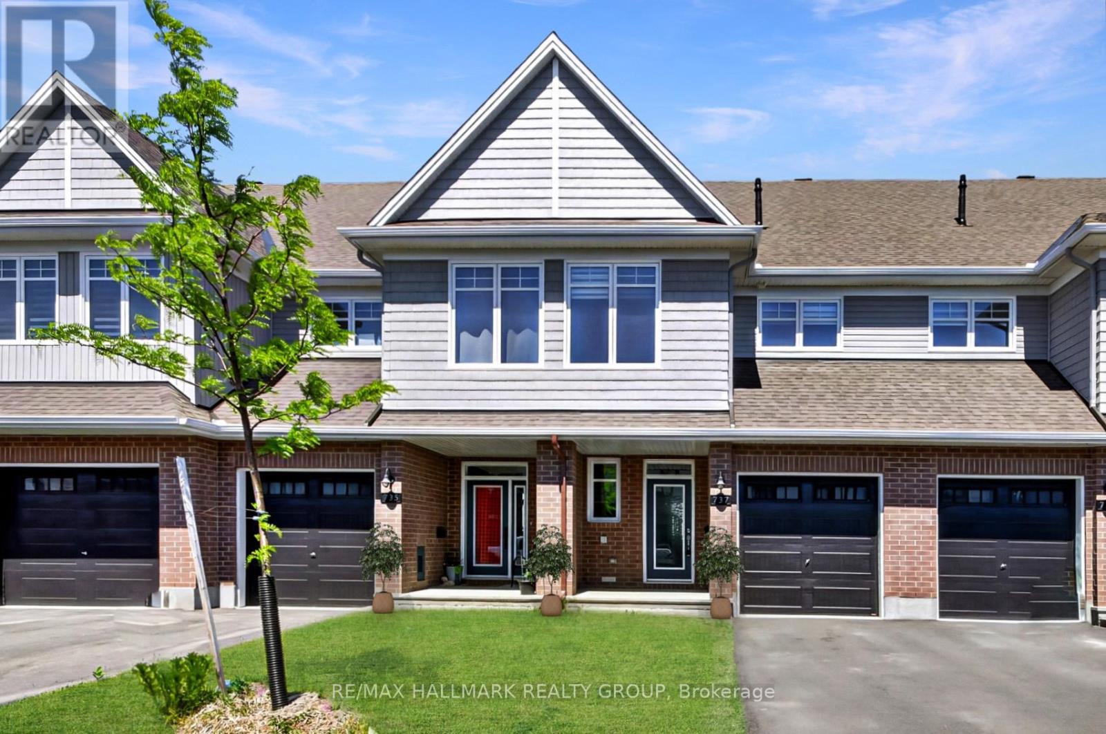 737 Maverick Crescent, Ottawa, Ontario  K2S 2X1 - Photo 2 - X13242406
