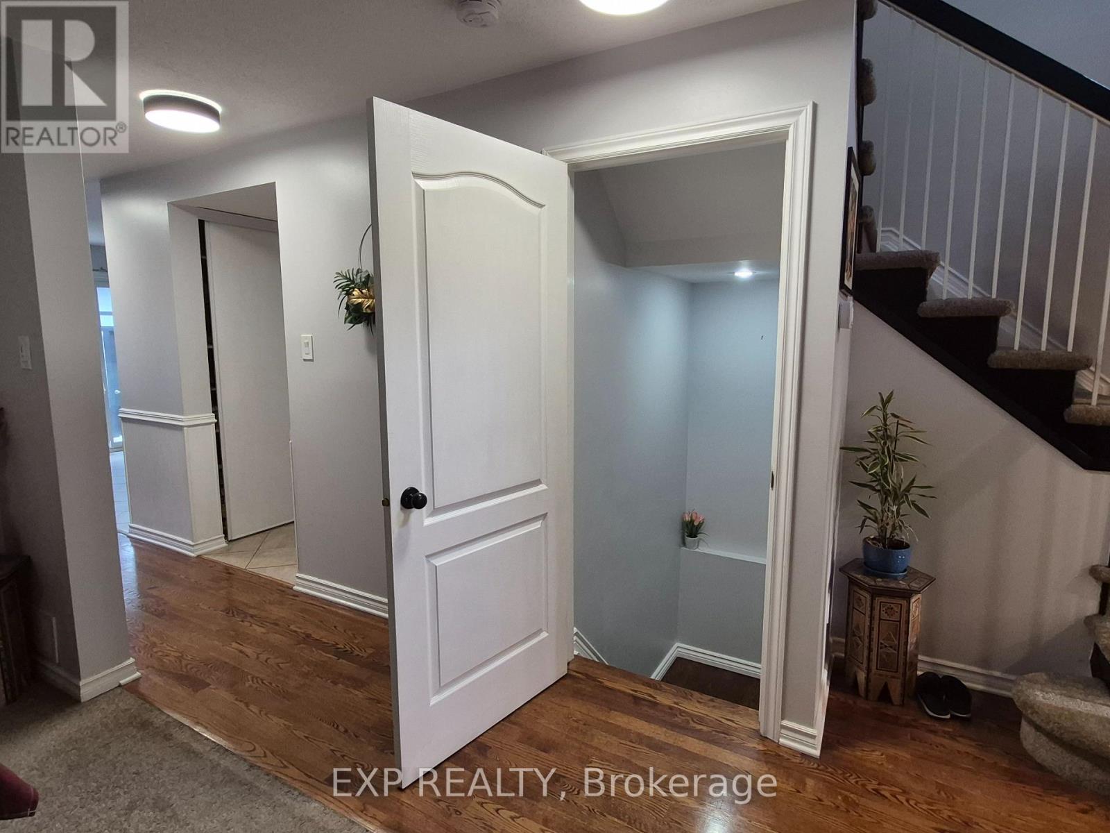 192 Windhurst Drive, Ottawa, Ontario  K2G 6J4 - Photo 8 - X13242774