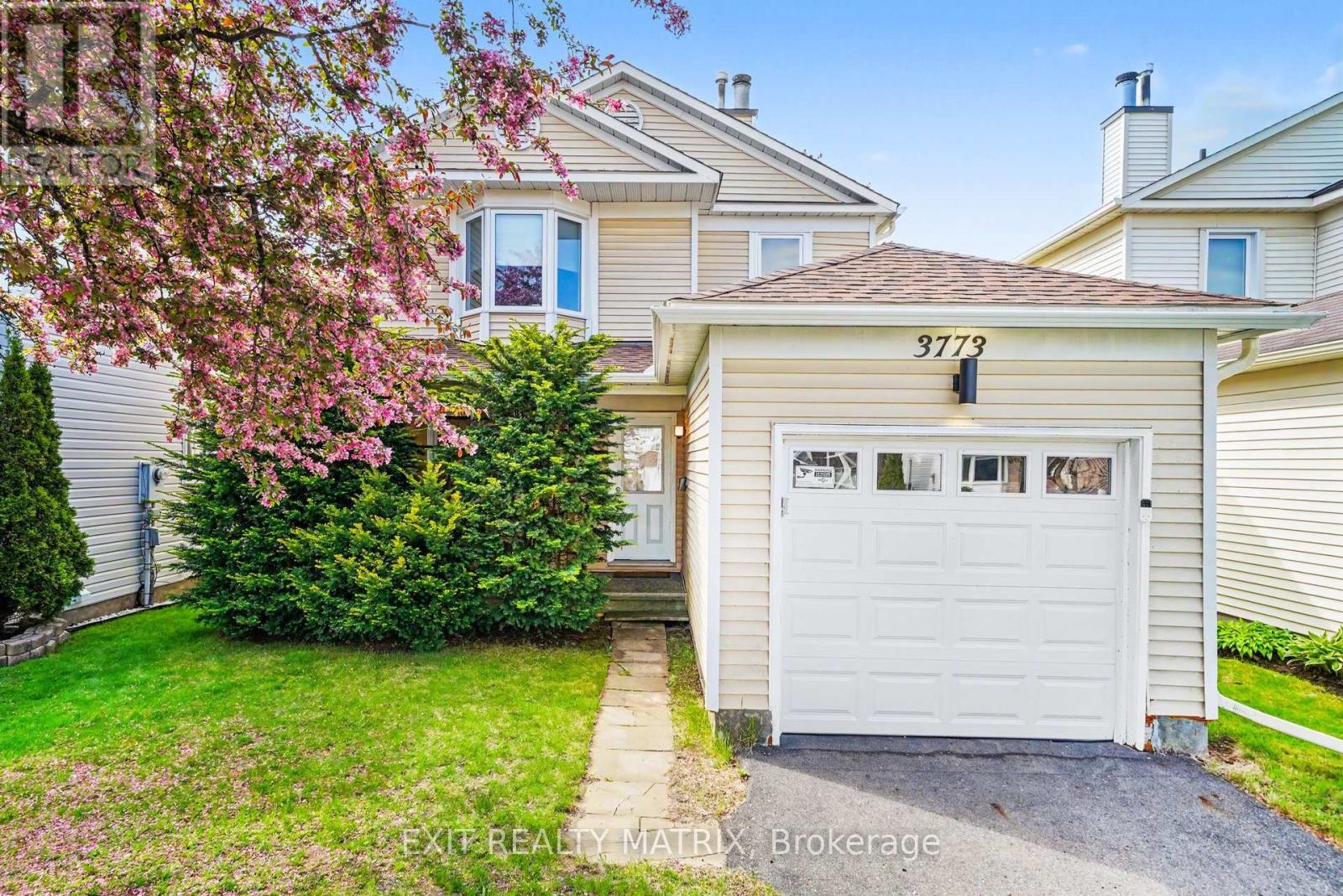 3773 Autumnwood Street, Ottawa, Ontario  K1T 2G7 - Photo 1 - X13242810