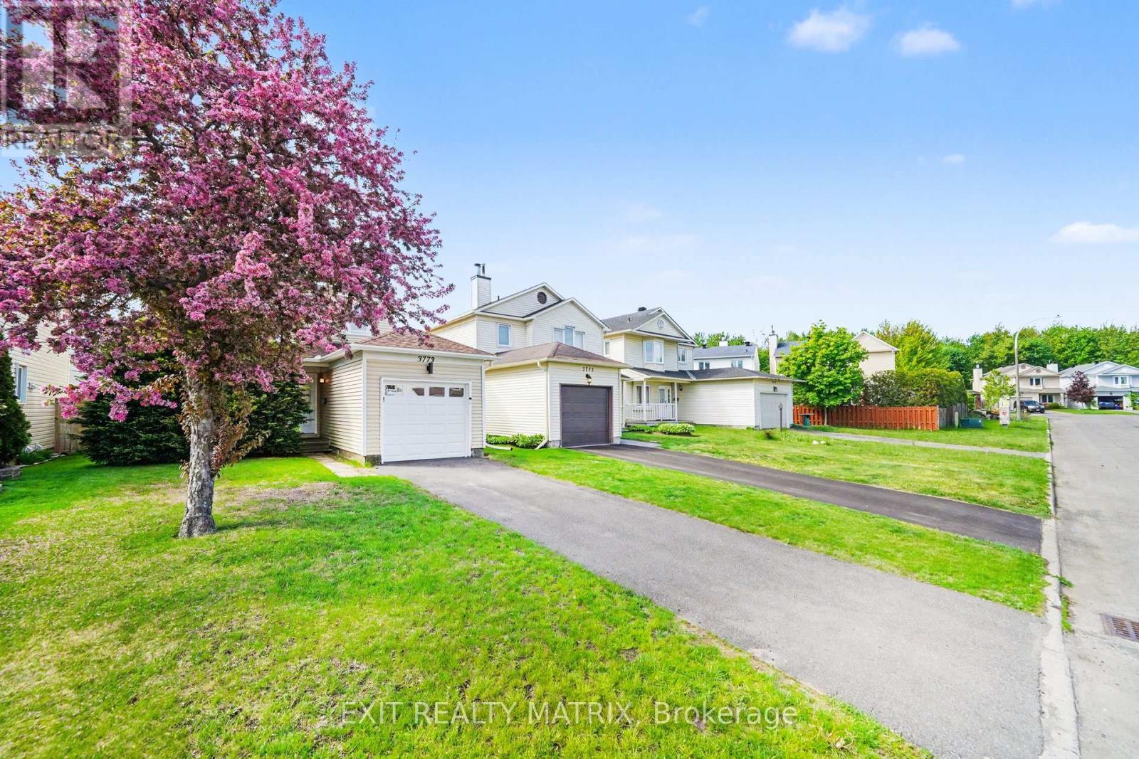 3773 Autumnwood Street, Ottawa, Ontario  K1T 2G7 - Photo 2 - X13242810