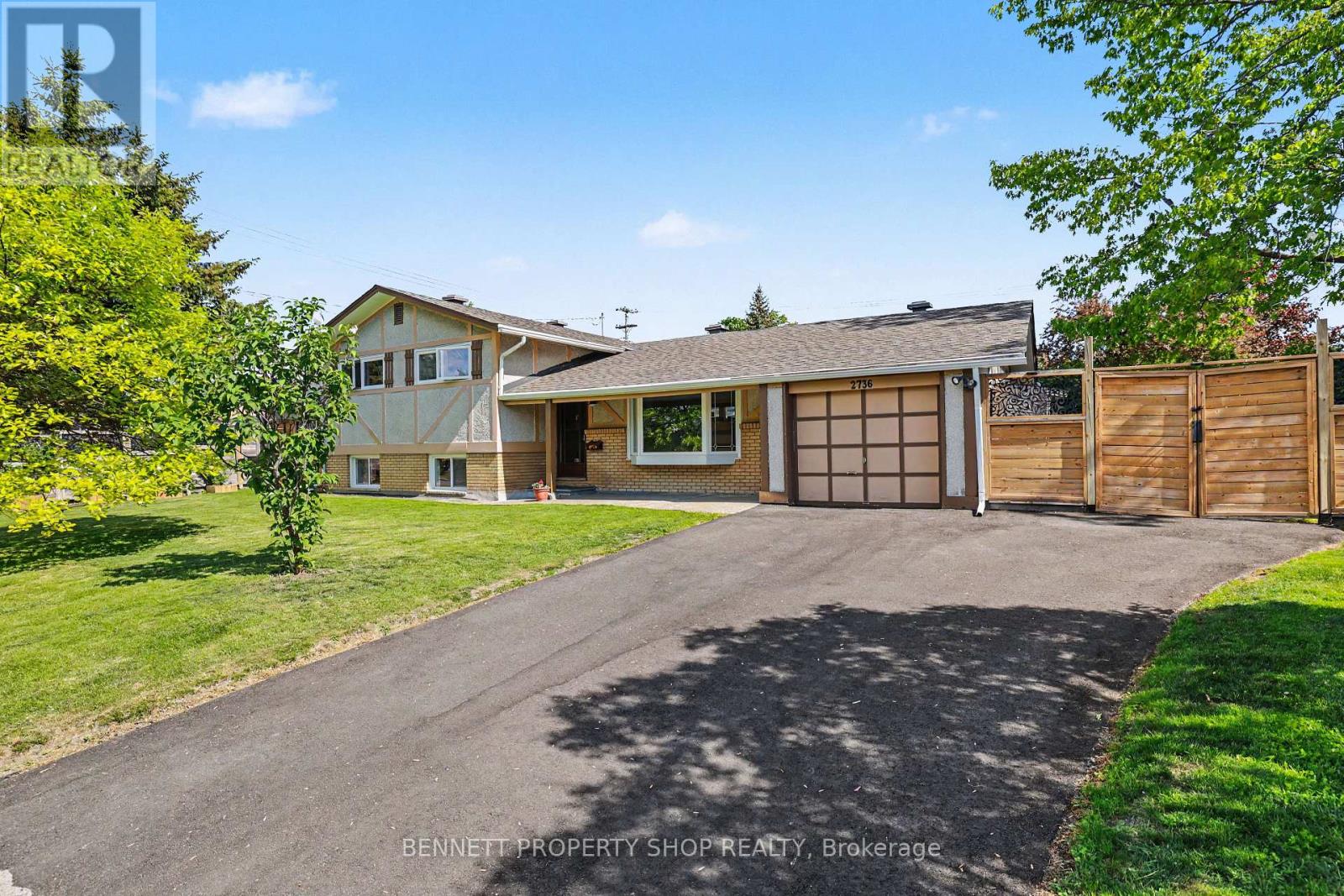 2736 STONE CRESCENT, Ottawa, Ontario