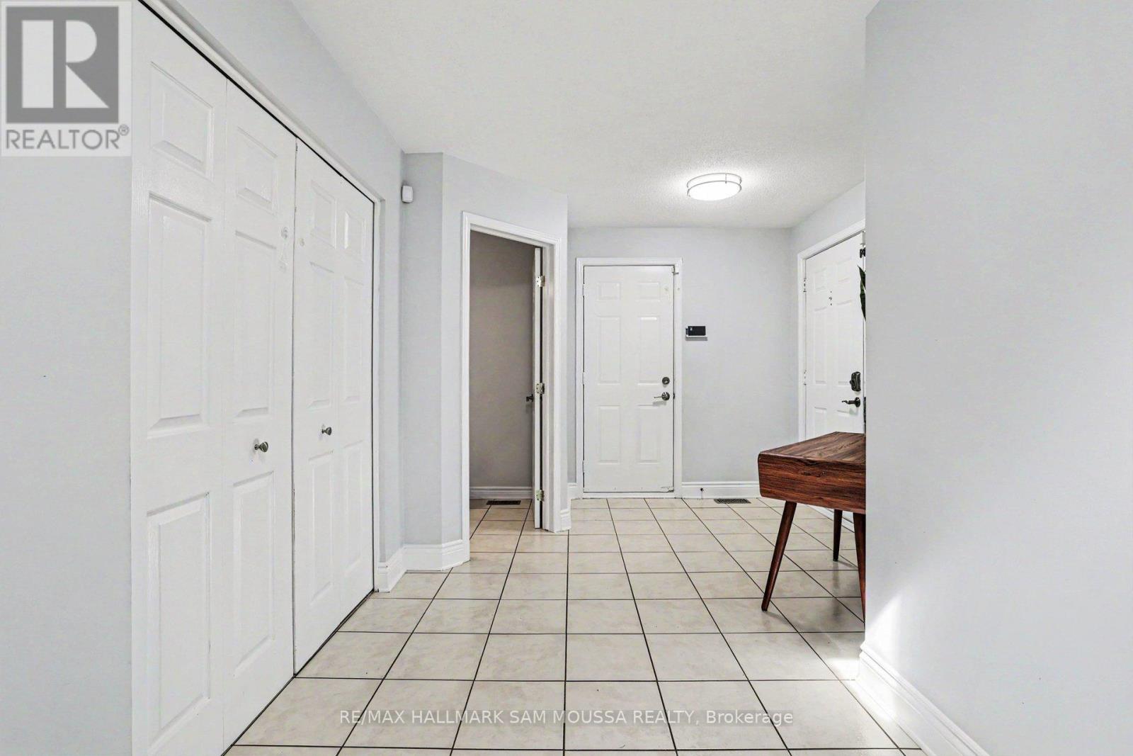 73 Malhotra Court, Ottawa, Ontario  K1V 1K3 - Photo 5 - X13242998