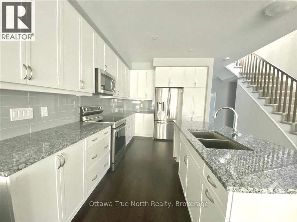 621 Taliesin Crescent, Ottawa, Ontario  K2S 2W5 - Photo 4 - X13243030