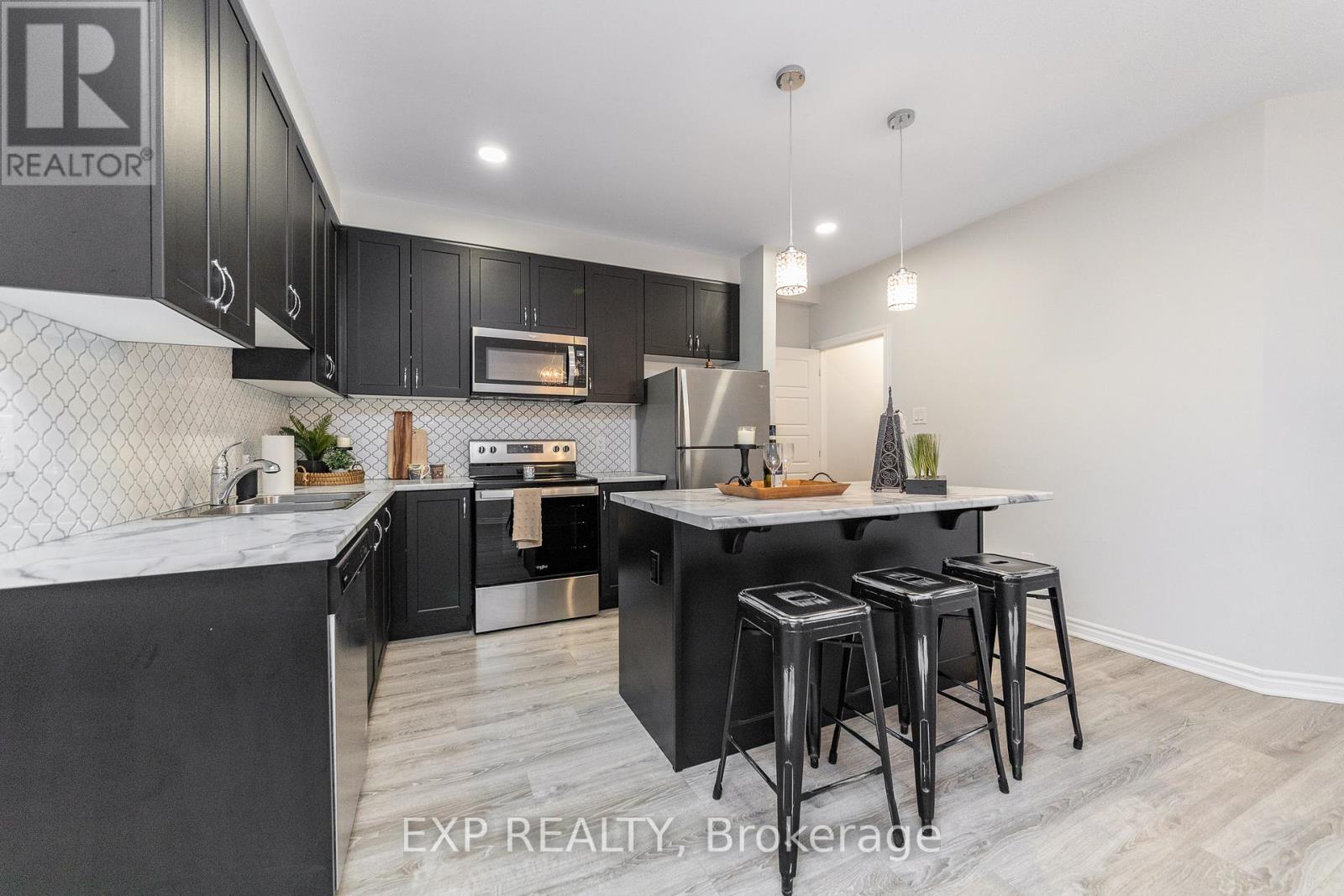 215 Lapland Private, Ottawa, Ontario  K2S 1B6 - Photo 8 - X13243250