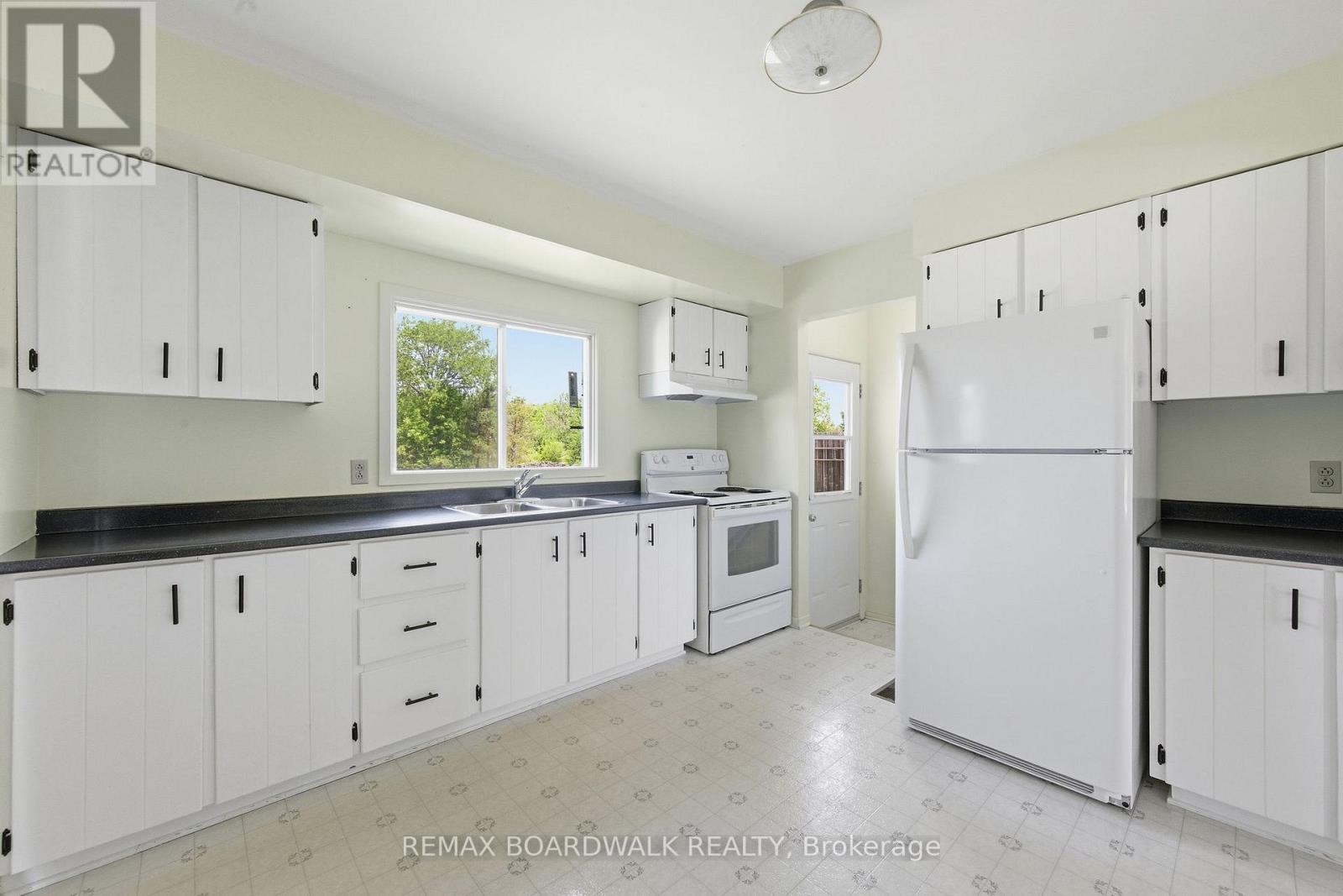 664 Kitley Line 3 Road, Elizabethtown-Kitley, Ontario  K0G 1G0 - Photo 12 - X13243254