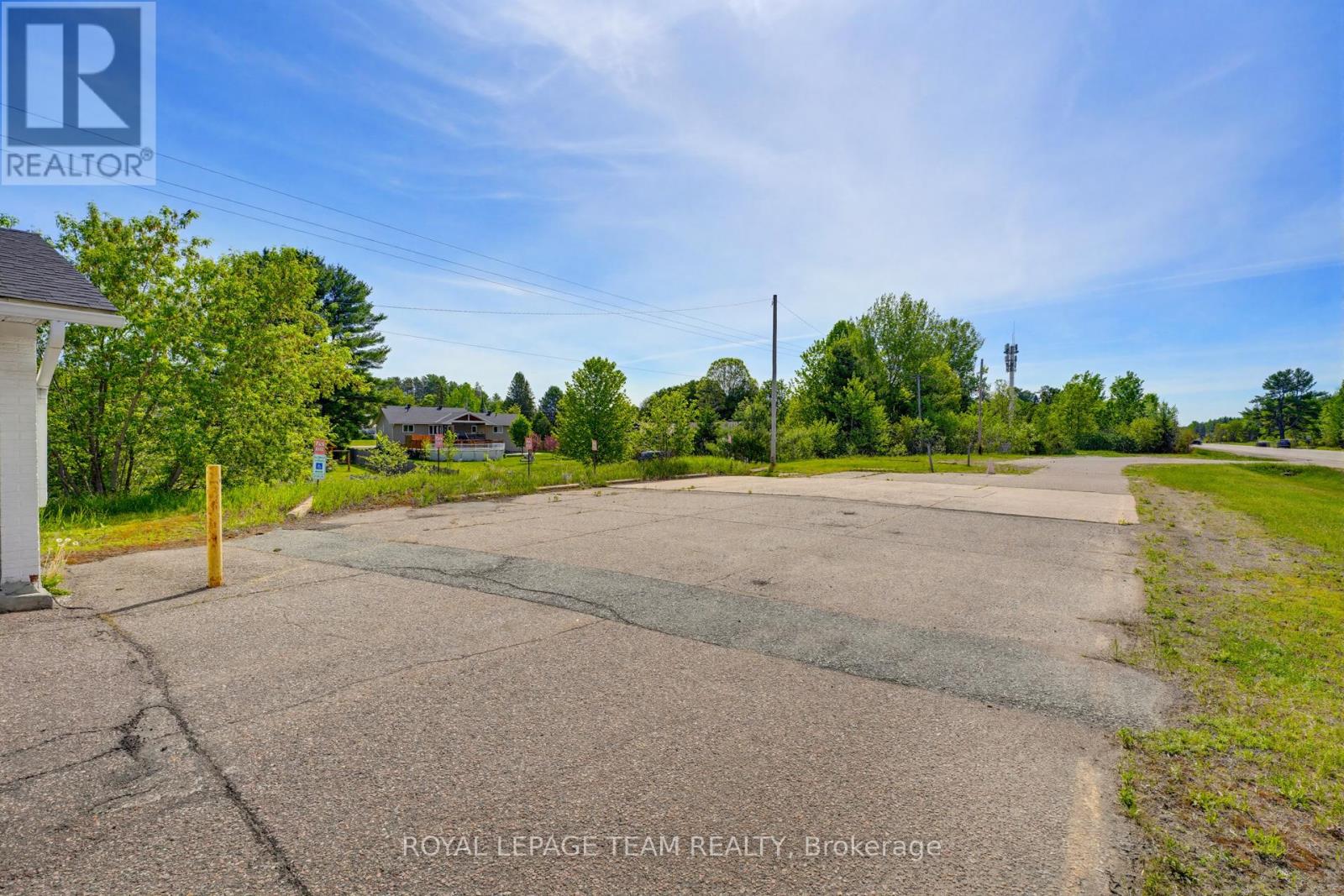 2427 Petawawa Boulevard, Petawawa, Ontario  K8H 2Z4 - Photo 6 - X13245724